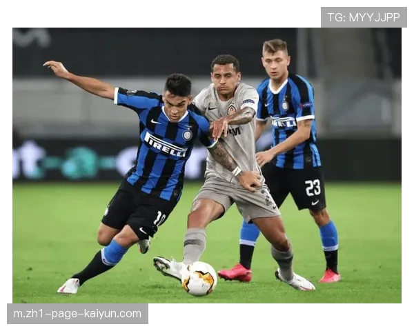 中日德兰高位逼抢控场体系 但面对反击时防线空当明显